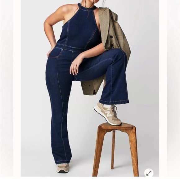 New! Free People curvy Sydney denim halter neck flare leg jumpsuit 28039 - Picture 2 of 16